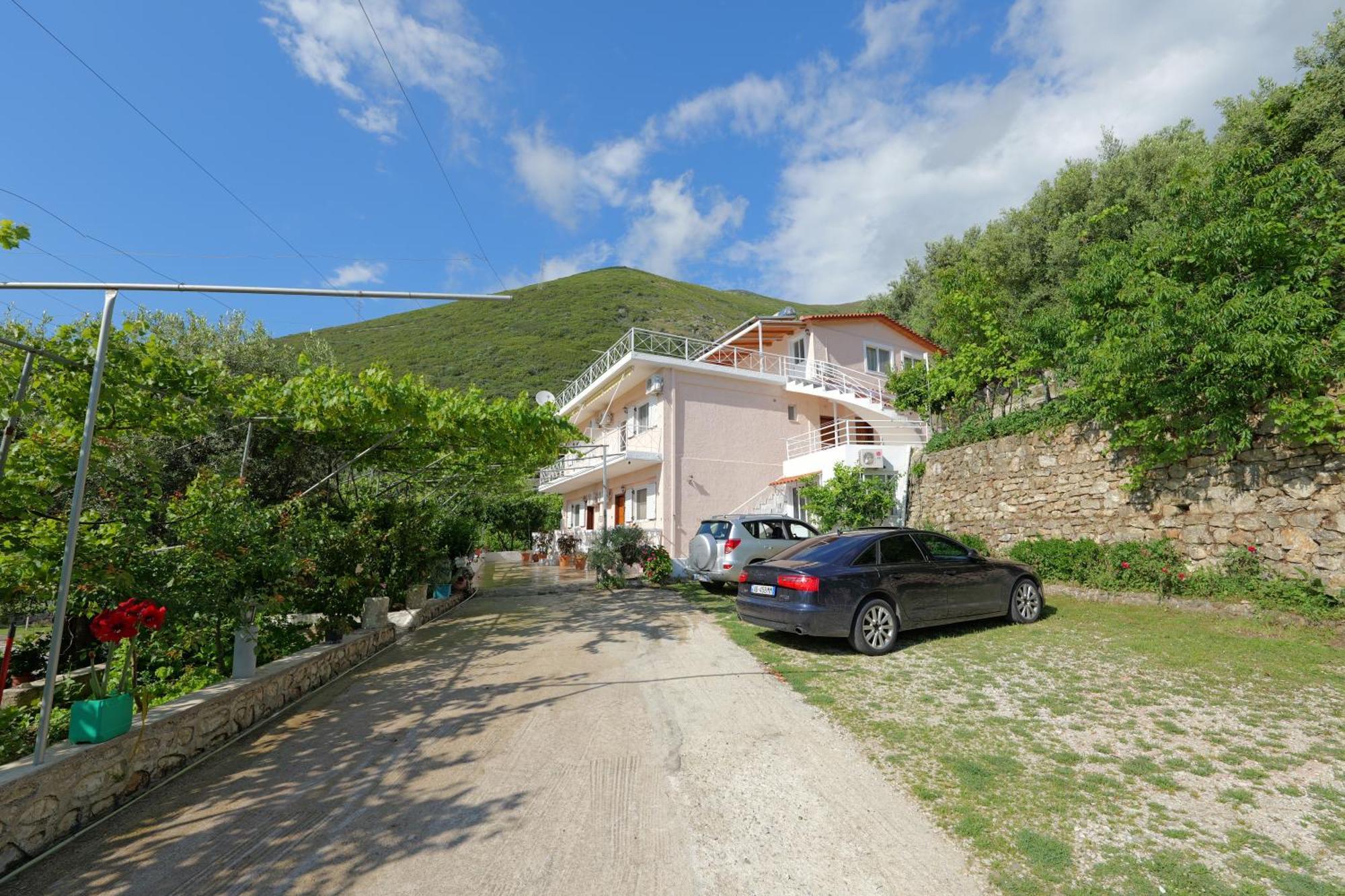 Arthur'S 4Apartments Borsh Exterior photo