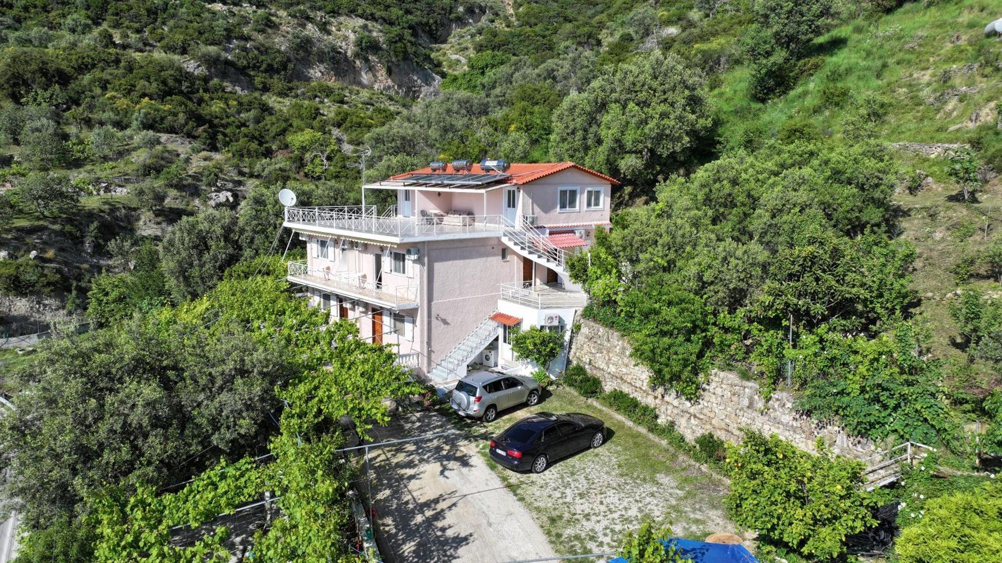 Arthur'S 4Apartments Borsh Exterior photo